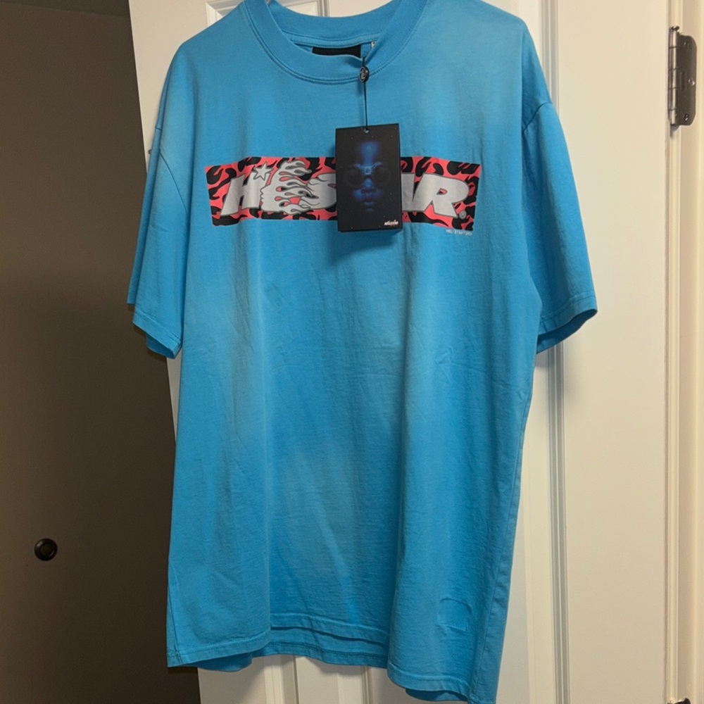 Casual Blue Short Sleeve Tee with Graphic Design